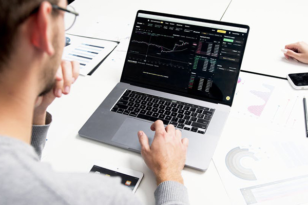 私募基金老总转行开滴滴：人到中年，只能务实